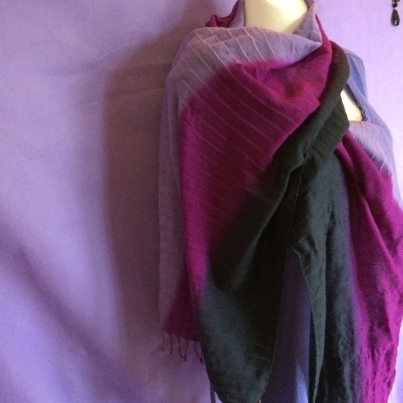 Accessories - ECHO FRINGED SCARF TEXTURED PURPLE, MAGENTA,BLACK